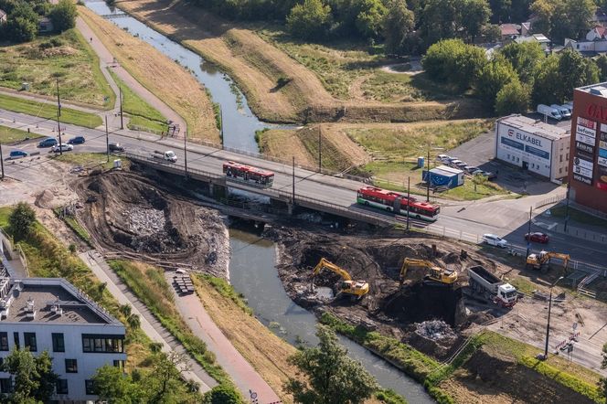 Przebudowa Al. Unii Lubelskiej. Kończą się prace przy rozbiórce pierwszego mostu