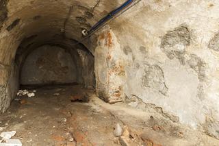 Nazistowskie podziemia odkryte na Dolnym Śląsku! Co skrywają tunele pod zamkiem? [WIDEO, FOTO]