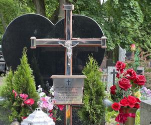 Katarzyna, Wiktoria i Klara spoczęły w jednej mogile. Widok grobu ofiar tragedii w Bukowinie Tatrzańskiej chwyta za serce