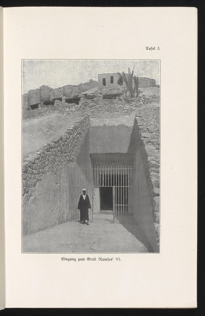 Fotografia z przetłumaczonej na niemiecki książki Howarda Cartera " The tomb of Tut-ankh-Amon", 1924