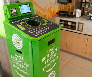 Nowe urządzenia w sklepach Żabka. Sieć przystępuje do systemu kaucyjnego