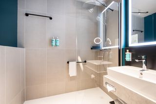 Novotel Warszawa Centrum ocieka luksusem. Tak kultowy hotel wygląda po remoncie!