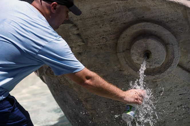 Fala upałów w Europie! "Centra chłodzenia" powstają w miastach