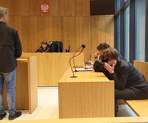 Olaf odpowiada za śmierć Ani. Jego ojciec szokuje przed sądem