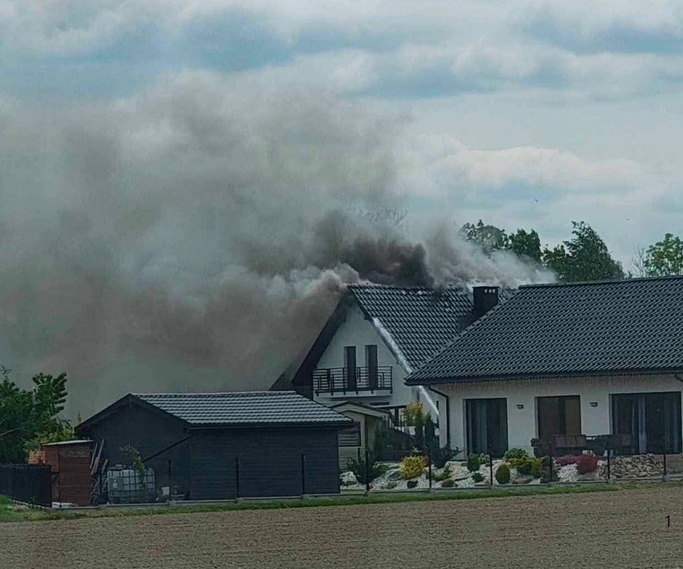 Groźny pożar! Mieszkańcy uciekli z płonącego domu