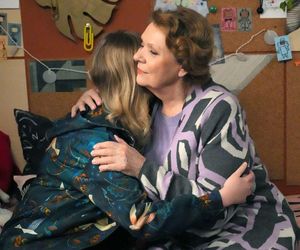 Barwy szczęścia odc. 3225. Emilka (Jessica Frankiewicz), Józefina Rawiczowa (Elżbieta Jarosik)