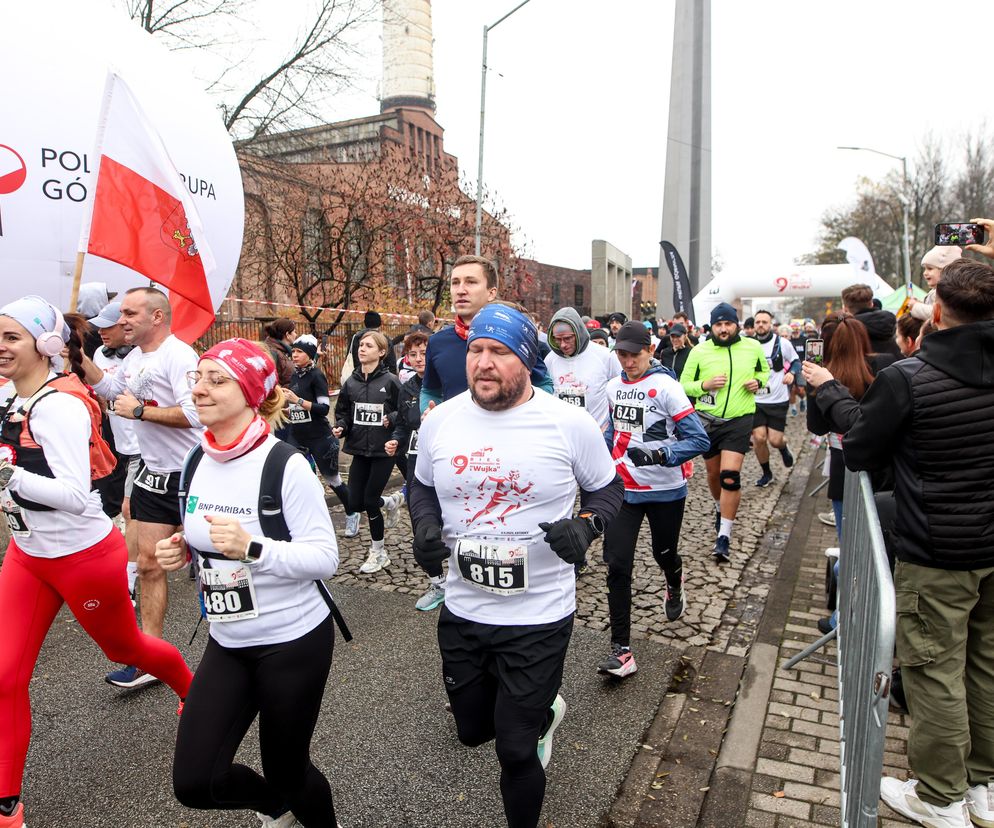 Wystartowali spod Wujka, by uczcić Święto Niepodległości