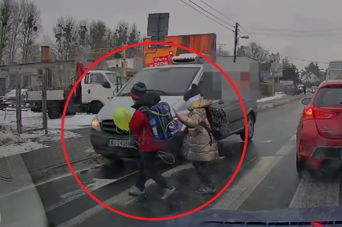 Poznań: Znaleziono kierowcę, który prawie PRZEJECHAŁ DZIECI na pasach! Szokujące ustalenia policji