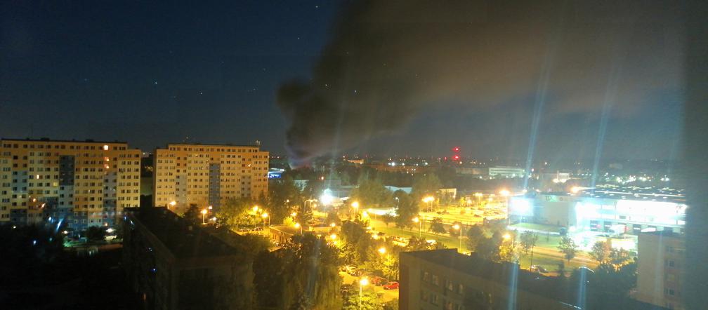 Pożar fabryki styropianu przy ul. Kiełczowskiej we Wrocławiu