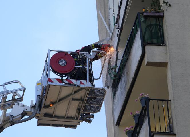 urwany balkon Targówek