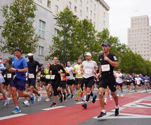 Uczestnicy Maratonu Warszawskiego 2025