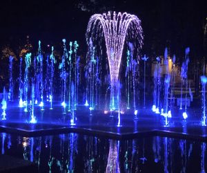 Muzyka, światło i woda w sercu Bydgoszczy. Ta fontanna naprawdę gra!