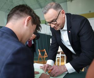 Głosowanie Andrzeja i Agaty Dudów 