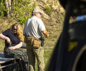 Kryj się! Posłanka strzela