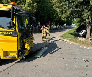 Wypadek w Siedliskach. Zderzenie osobówki i autolawety!