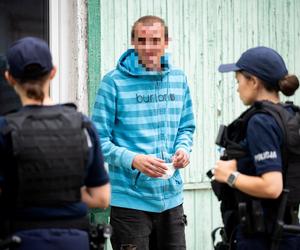 Chaos na Osiedlu Przyjaźń. Policja zatrzymała mieszkańca domku. „Wyciągnęli go siłą”