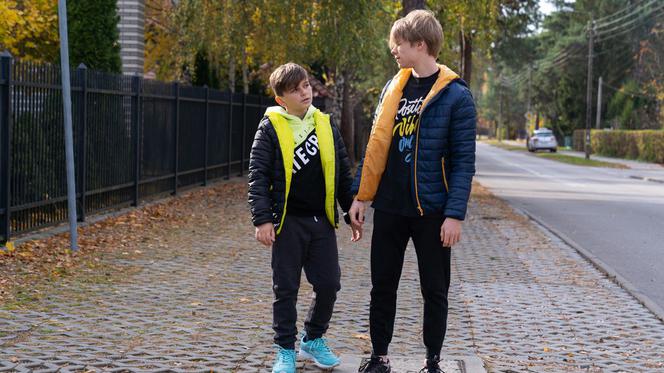 Na dobre i na złe odc. 833. Jaś (Mateusz Bożek) i Adaś (Artur Sokólski)