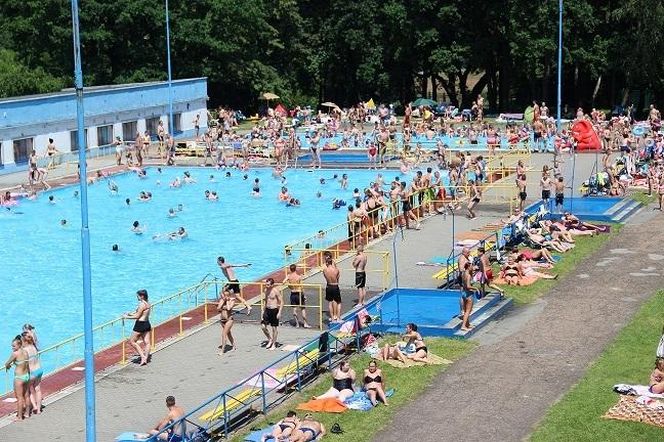 10. Basen odkryty w  Parku „Pszczelnik” w Siemianowicach Śląskich