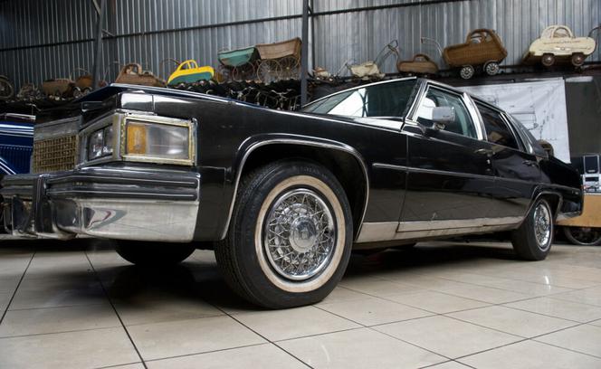 Pancerny cadillac Fleetwood Brougham wykonany na zamówienie dla I sekretarza PZPR, Edwarda Gierka