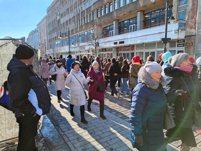 Polonez dla Łodzi. Zobacz, jak zatańczyli go mieszkańcy