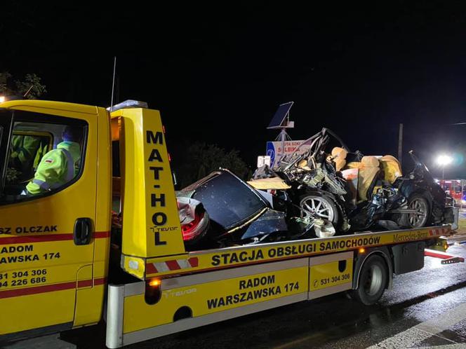 Makabryczny wypadek w Makowcu. Kierowca BMW zginął na miejscu