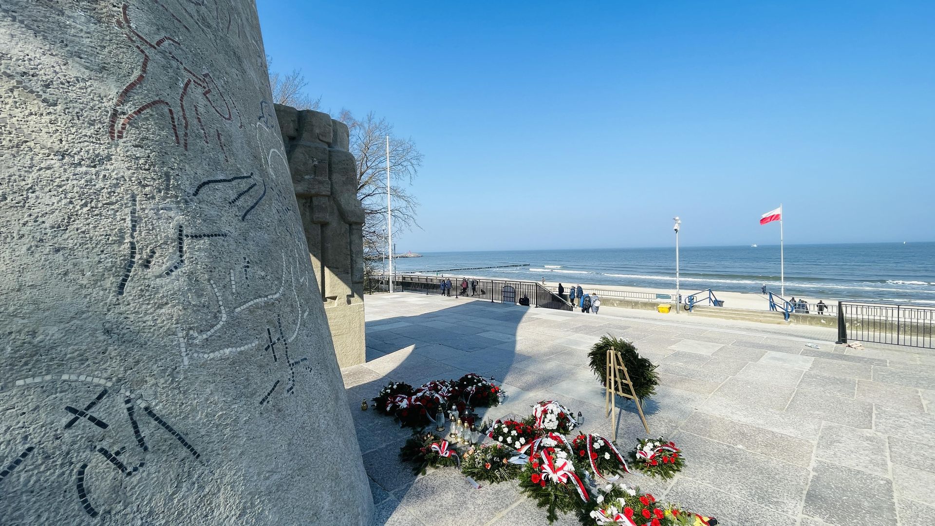 Kołobrzeg - Pomnik zaślubin z morzem