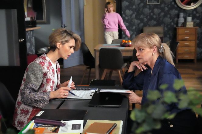 Barwy szczęścia, odc. 3196. Emilka (Jessica Frankiewicz), Malwina (Joanna Gleń), Małgorzata (Adrianna Biedrzyńska)