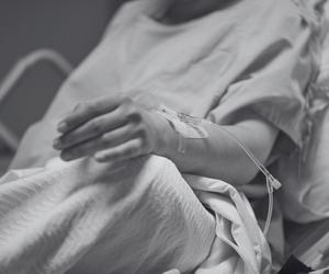 27-latka zmarła po cesarskim cięciu. Nie potrafili zatamować krwotoków