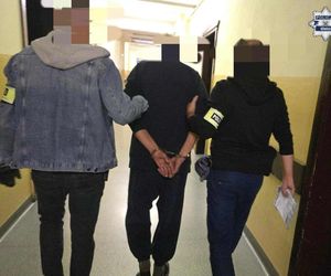 Horror w parku w Knurowie. Poszło o pieniądze. 69-latek zranił kolegę i uciekł