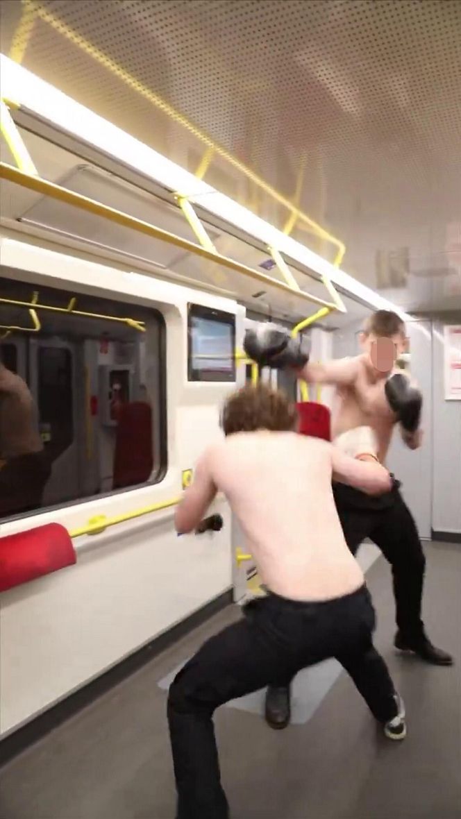 Nielegalna walka w metrze w Warszawie. Szokujące sceny w pociągu! 