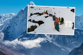 Tysiąc osób uwięzionych na Mount Everest! Wielka akcja ratownicza