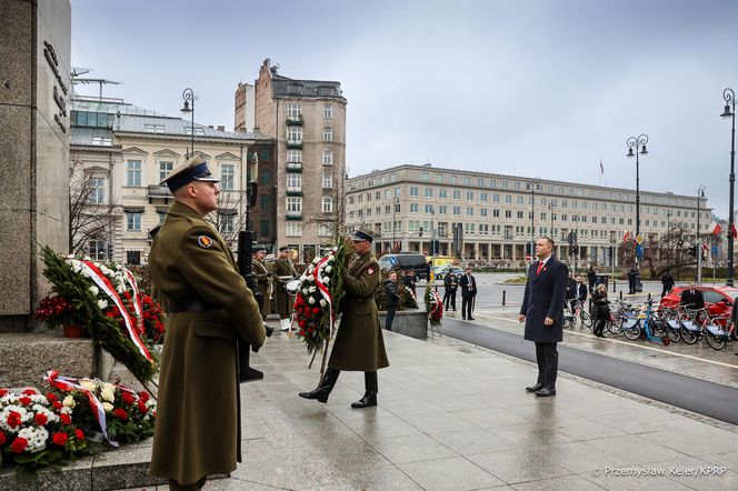 Złożenia wieńców przed pomnikami Ojców Niepodległości: Wincentego Witosa, Ignacego Jana Paderewskiego, Ignacego Daszyńskiego, Romana Dmowskiego, Wojciecha Korfantego i Marszałka Józefa Piłsudskiego.