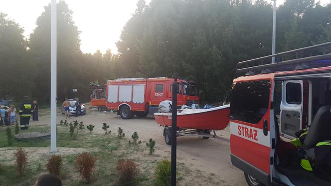 Tragedia nad jeziorem w powiecie świeckim. Utonął 20-letni mężczyzna [ZDJĘCIA]