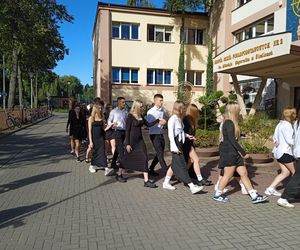 100 par zatańczyło poloneza na 100-lecie siedleckiego Ekonomika