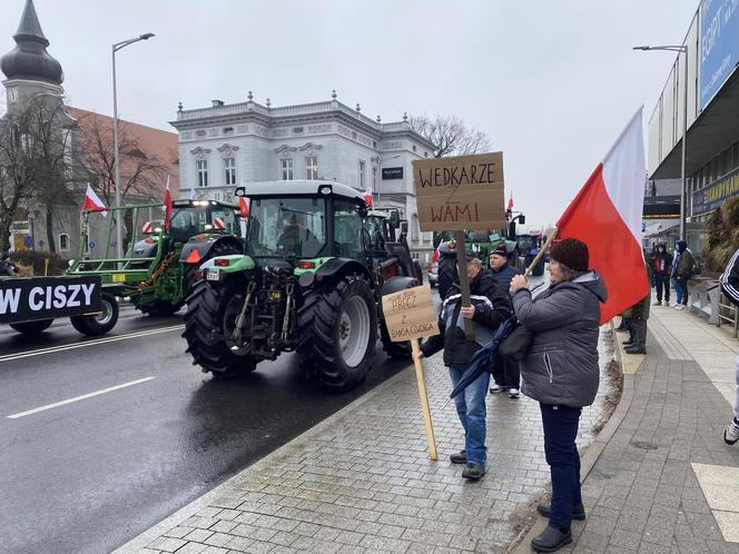 Strajk rolników w centrum Zielonej Góry. Przedsiębiorcy wyjechali na ulice 