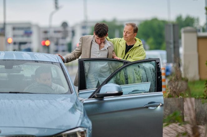 Na Wspólnej odc. 4061. Andrzej Zakościelny (Dariusz Niebudek), Tadeusz (Jakub Pruski)