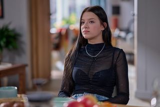 Robert znów wpadnie w sidła nałogu, przez co straci Anetę. Na domiar złego przez jego zaniedbanie w pracy dojdzie do tragedii.