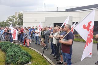 Związkowa Solidarność w MAN BUS nadal protestuje! Dziś przed zakładem było głośno