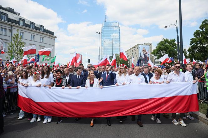 Senyszyn przekazała korale Trzaskowskiej