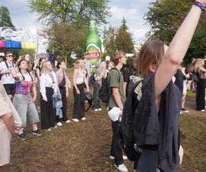 Kortowiada 2024. Drugi dzień koncertów na plaży przyciągnął tłumy. Zobacz zdjęcia!