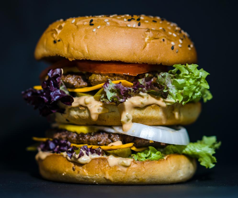 Czym jest burgerowa inflacja? Indeks Big Maca nie jest dla Polski łaskawy
