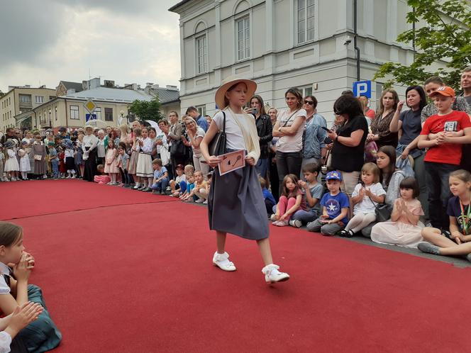 Siedlczanie mogli wsiąść w wehikuł czasu i zobaczyć ulicę Pułaskiego - Piękną sprzed stu lat