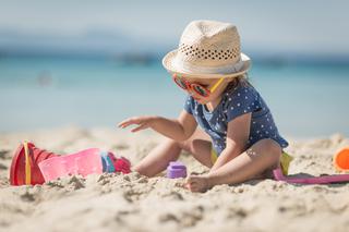 Pomysły na zabawę na plaży - co można robić z maluchem na plaży?