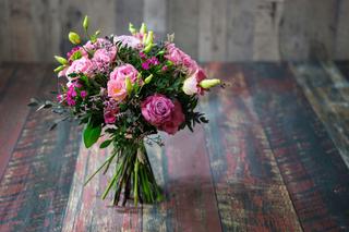 Kwiaty na Dzień Babci – jakie kwiaty podarować babci w jej święto?