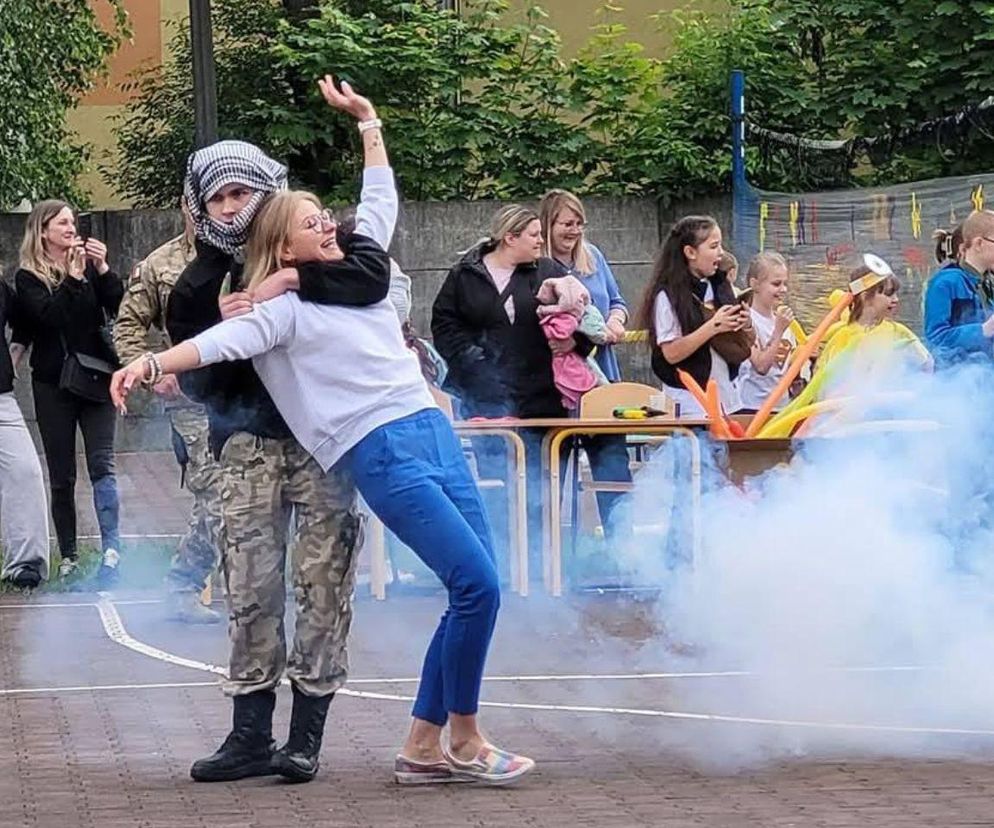 Kontrowersyjny piknik. Inscenizacja wywołała burzę. To nie niewinna inscenizacja