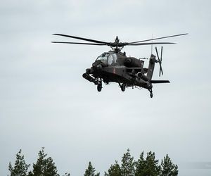  Apache AH-64E