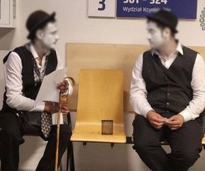 W Zawierciu zatrzymano mimów. Pod makijażem ukrywał się poszukiwany cudzoziemca