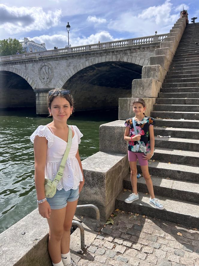 Martwe dziewczynki na dachu metra! Już wiadomo, kim były