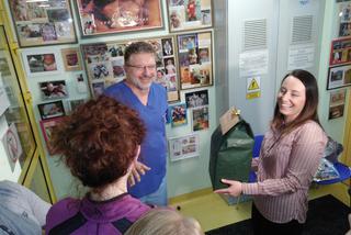 Rudzki szpital zaświecił na fioletowo. W piątek obchodziliśmy Światowy Dzień Wcześniaka [ZDJĘCIA]