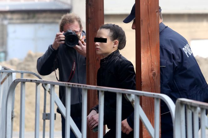 Matka Madzi zajada się kotletami z mortadeli